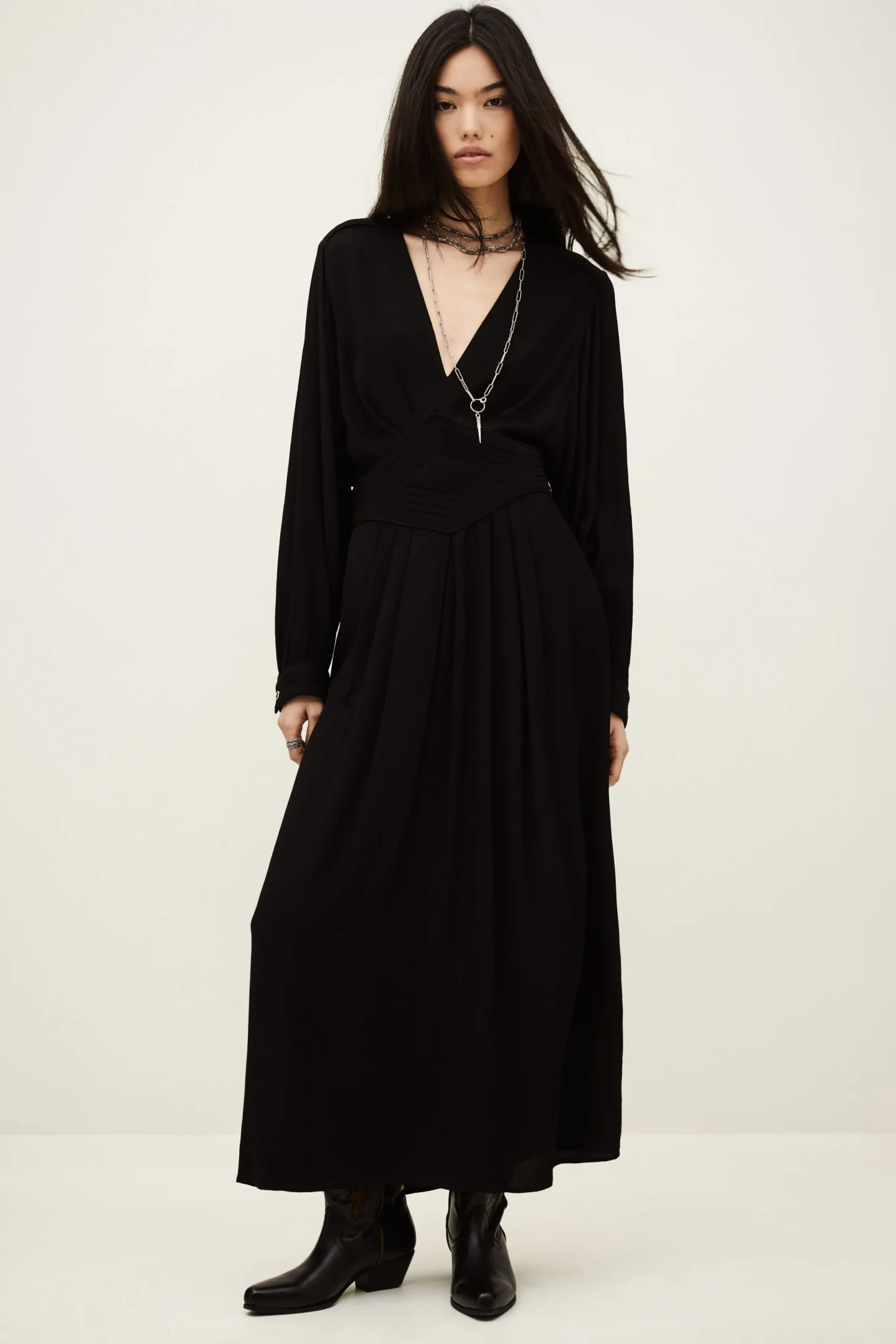 AMBRA< Outlet