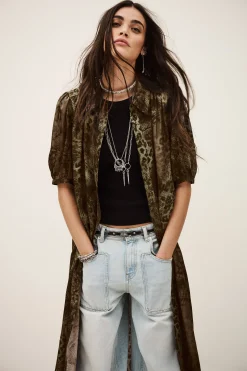CORMA< Outlet