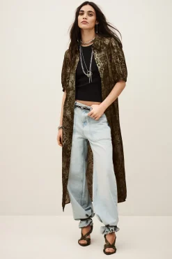 CORMA< Outlet