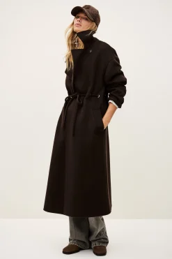 KATE< Outlet